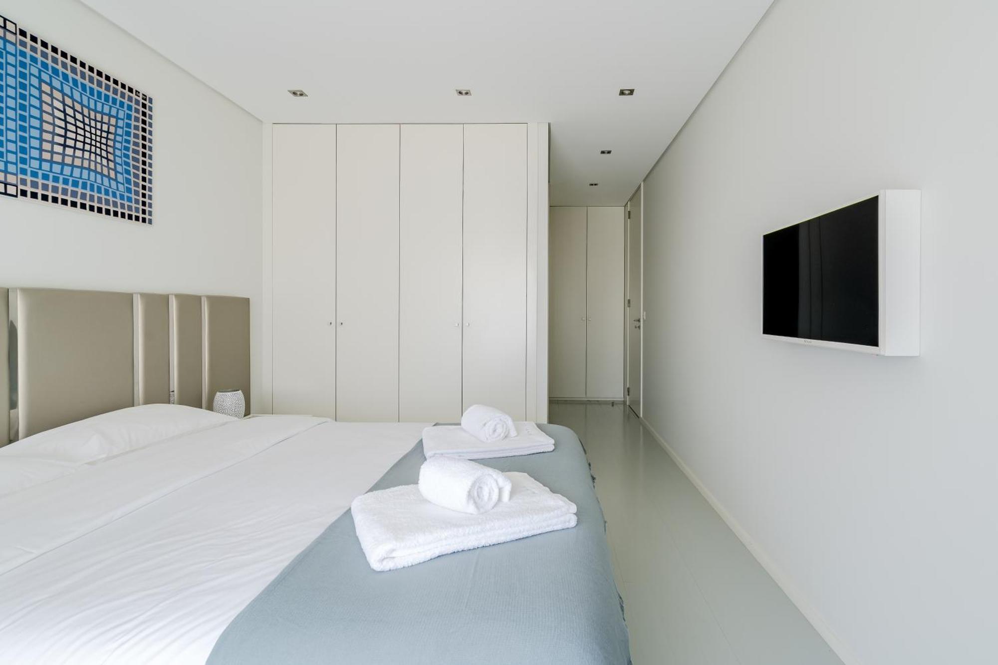 River Town View - Luxury Apartment With Jacuzzi On Terrace Viana do Castelo Eksteriør billede