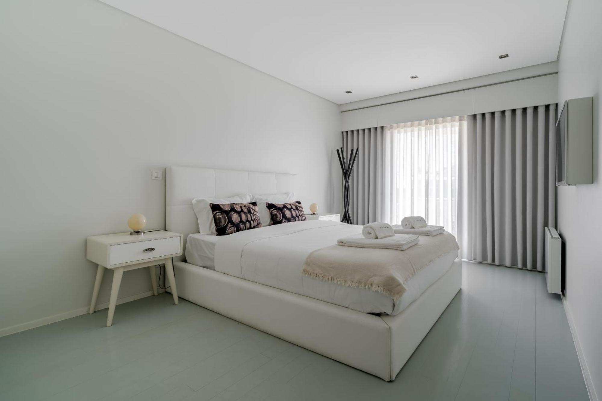 River Town View - Luxury Apartment With Jacuzzi On Terrace Viana do Castelo Eksteriør billede