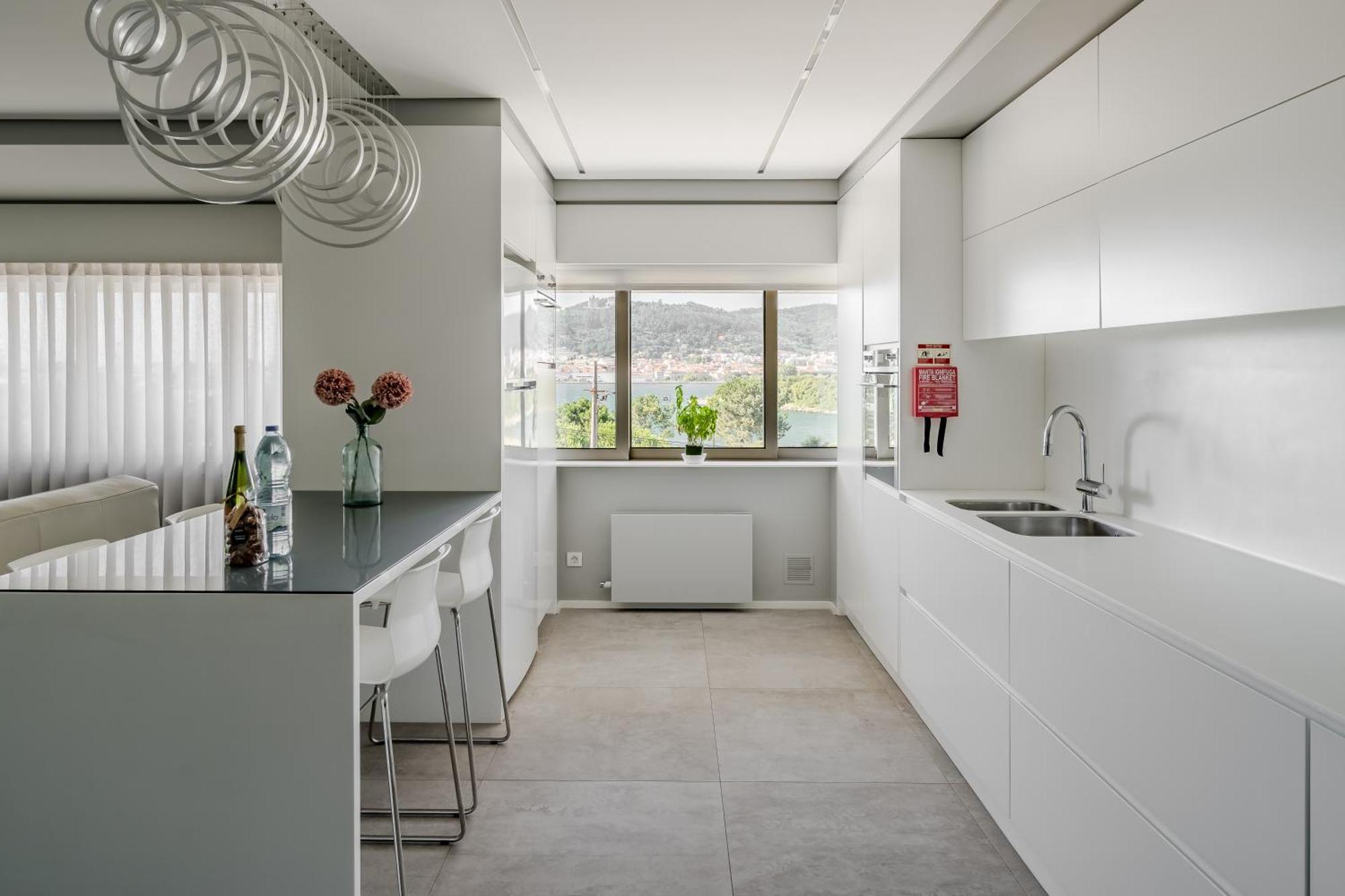 River Town View - Luxury Apartment With Jacuzzi On Terrace Viana do Castelo Eksteriør billede