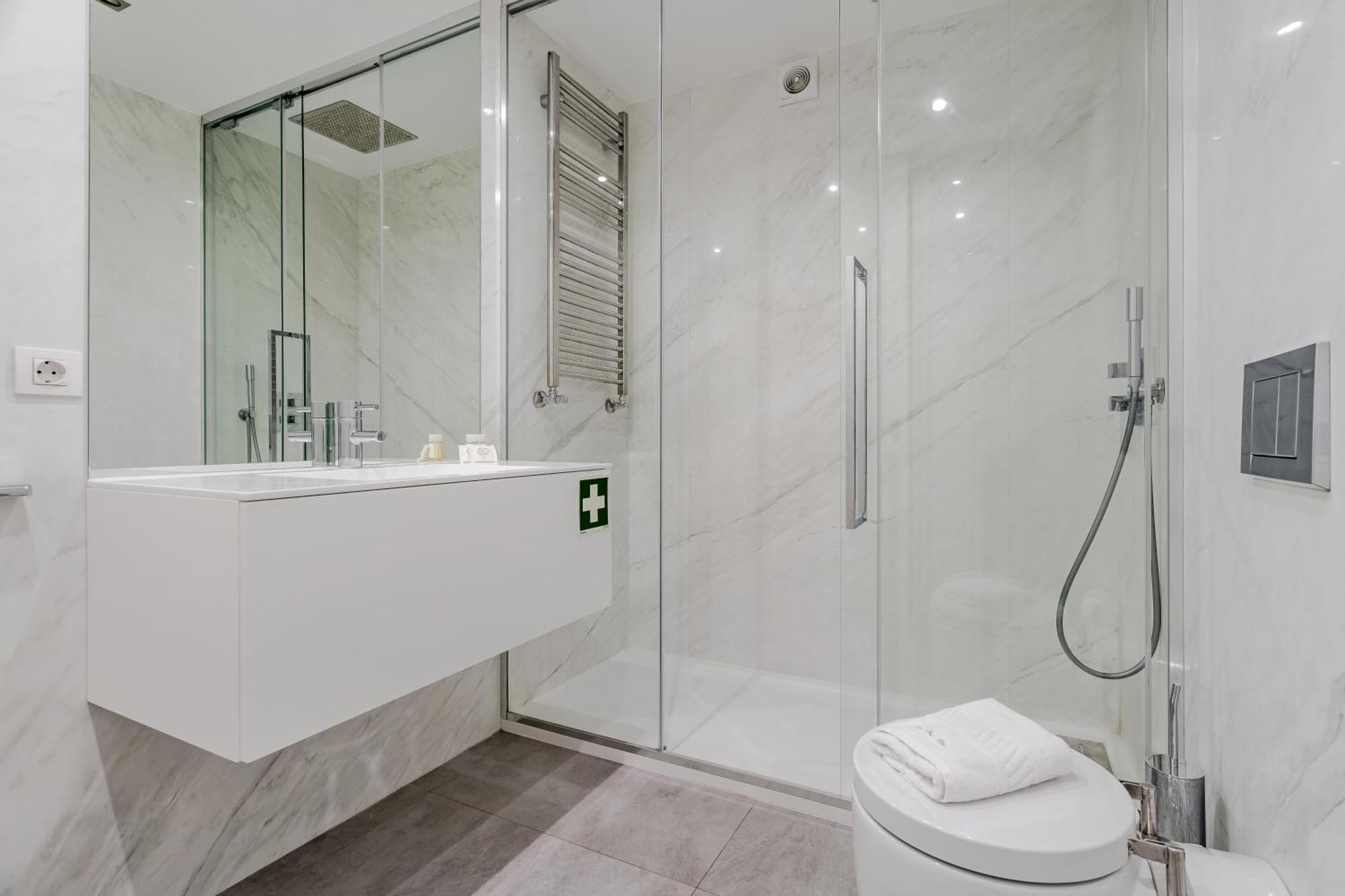River Town View - Luxury Apartment With Jacuzzi On Terrace Viana do Castelo Eksteriør billede