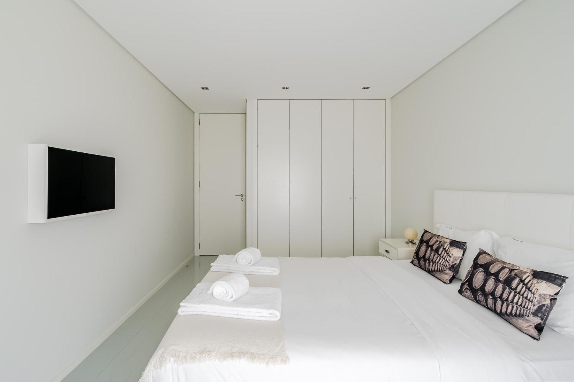 River Town View - Luxury Apartment With Jacuzzi On Terrace Viana do Castelo Eksteriør billede