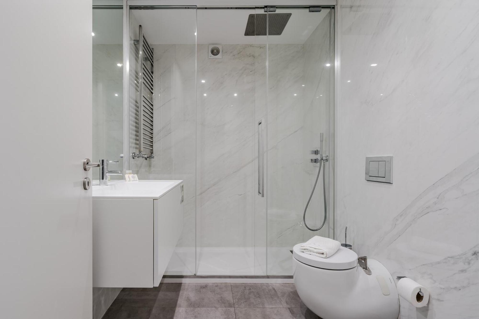 River Town View - Luxury Apartment With Jacuzzi On Terrace Viana do Castelo Eksteriør billede